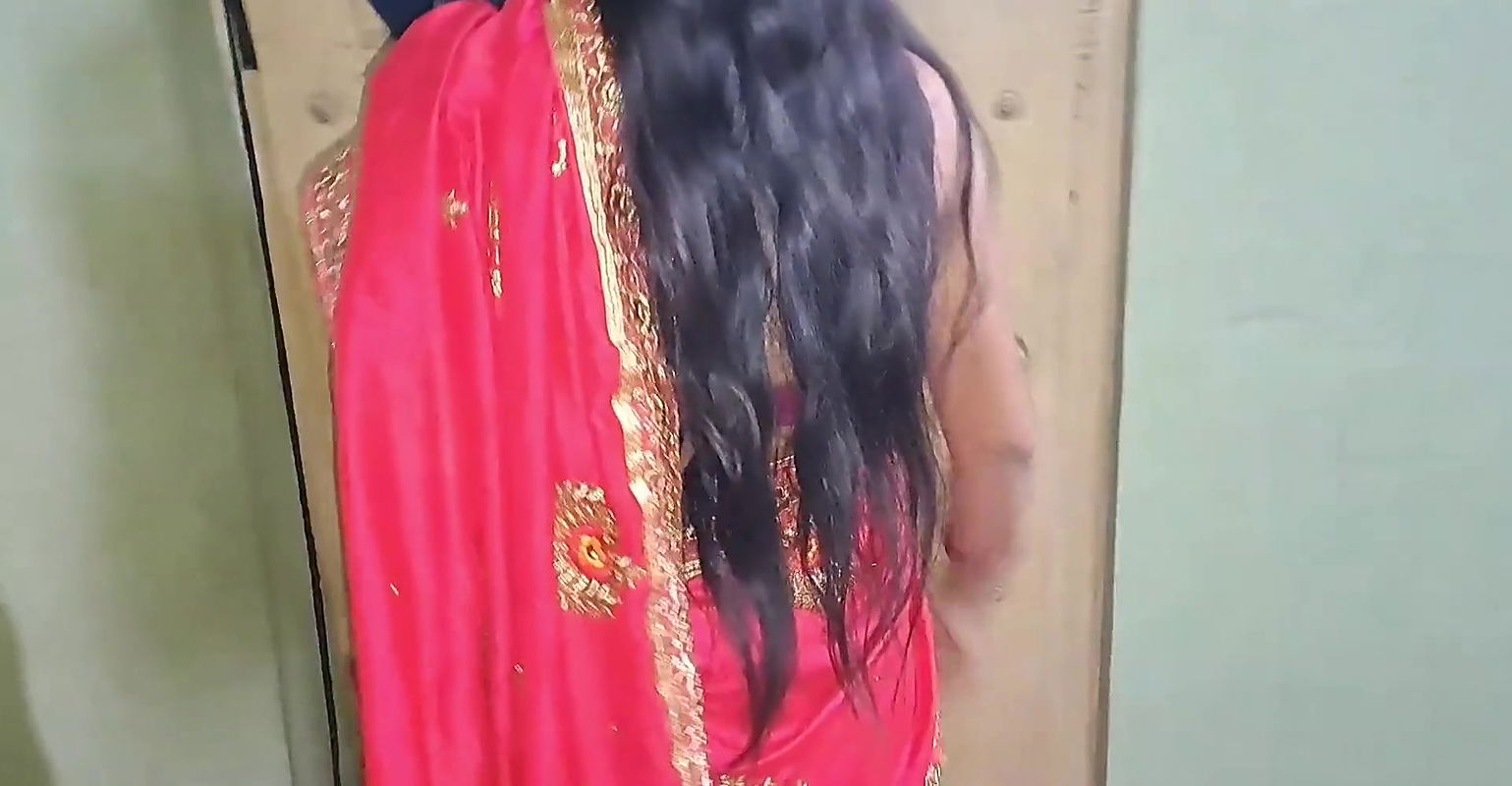 Nandini bhabhi Ghar per Akele tha bhabhi ko bahut chudai hindi fuck