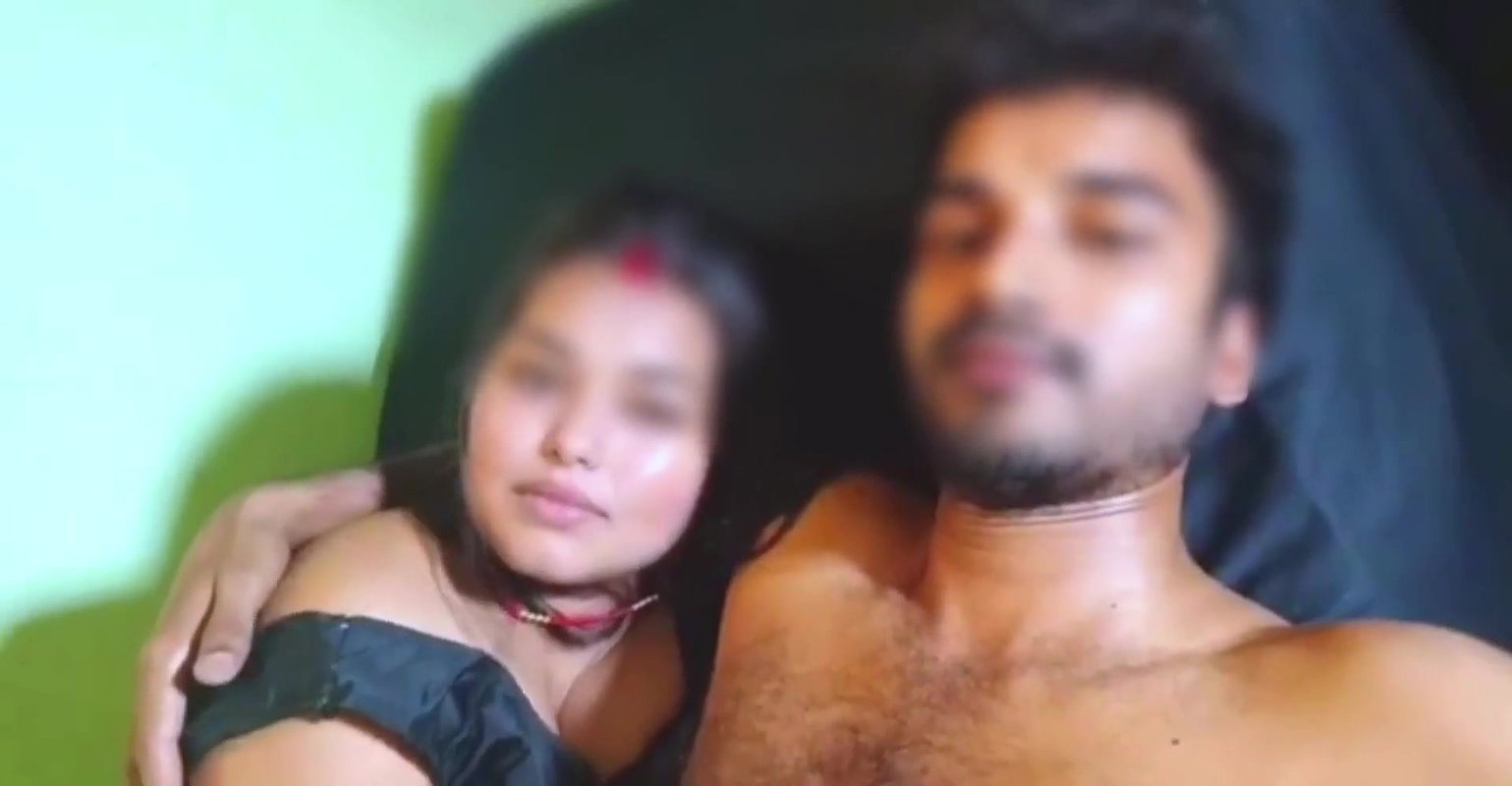 Punjabi ladki ki gand me uske muslim boyfriend ne pahli bar lund dal kar choda