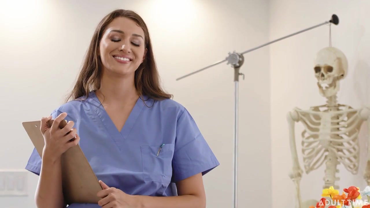 Hard cock banging both Jennifer White and Bella Rolland