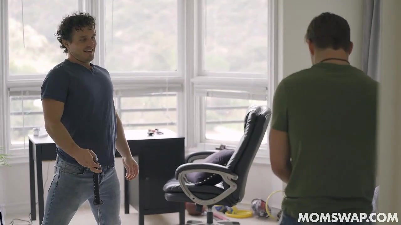 Aesthetic angels Karen Fisher and Syren De Mer fuck with two dicks