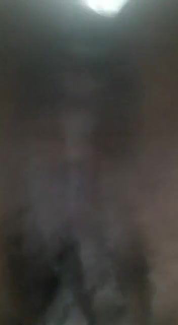 Desi girl showing boobs and pussy