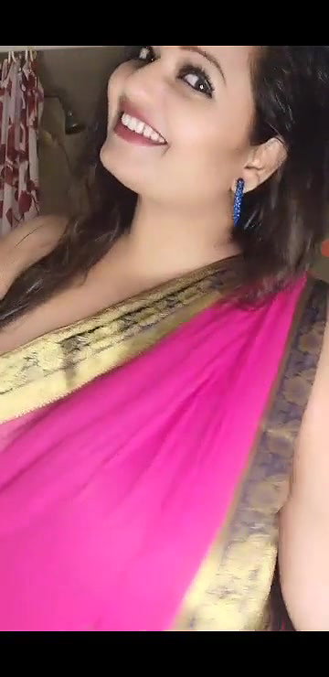 Chubby Bhabhi Braless Live