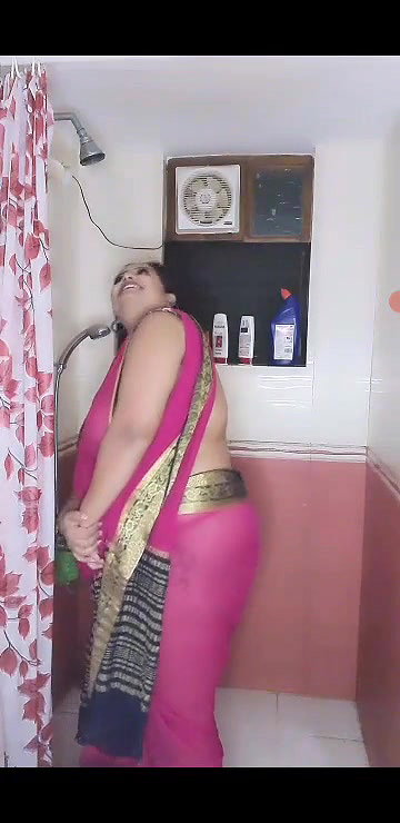 Chubby Bhabhi Braless Live
