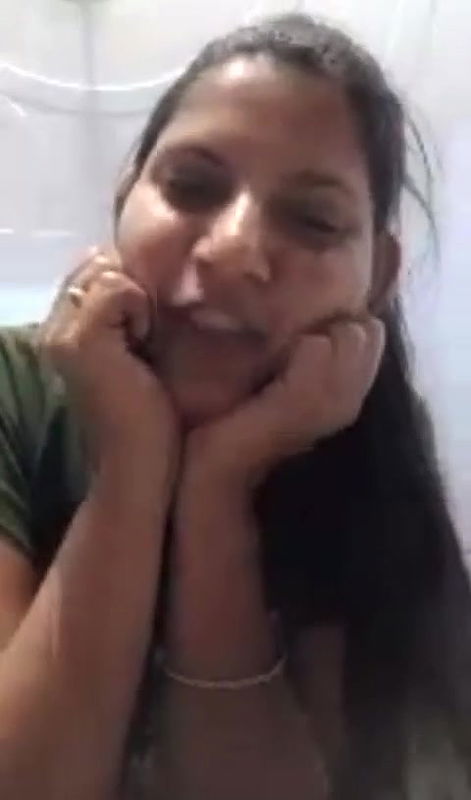 Showing Her Bigboobs to lover