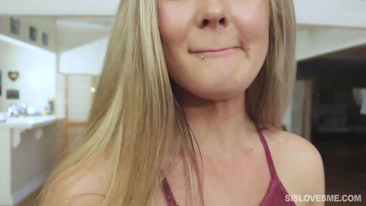 Awesome brown-haired hottie Addison Lee is sucking a huge dick