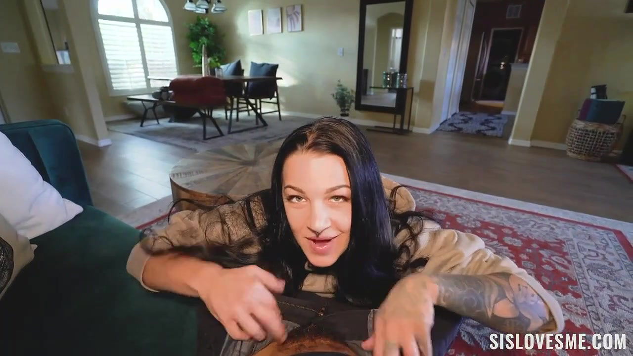 Evelin Stone opens her accurate trimmed pussy in the missionary pose