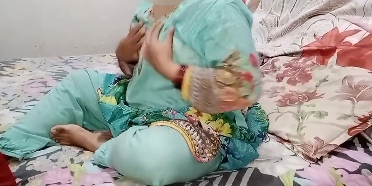 Old Stepmom ko by mistake Viagra ke teblet da de, step mom and step son roleplay sex clear hindi audio