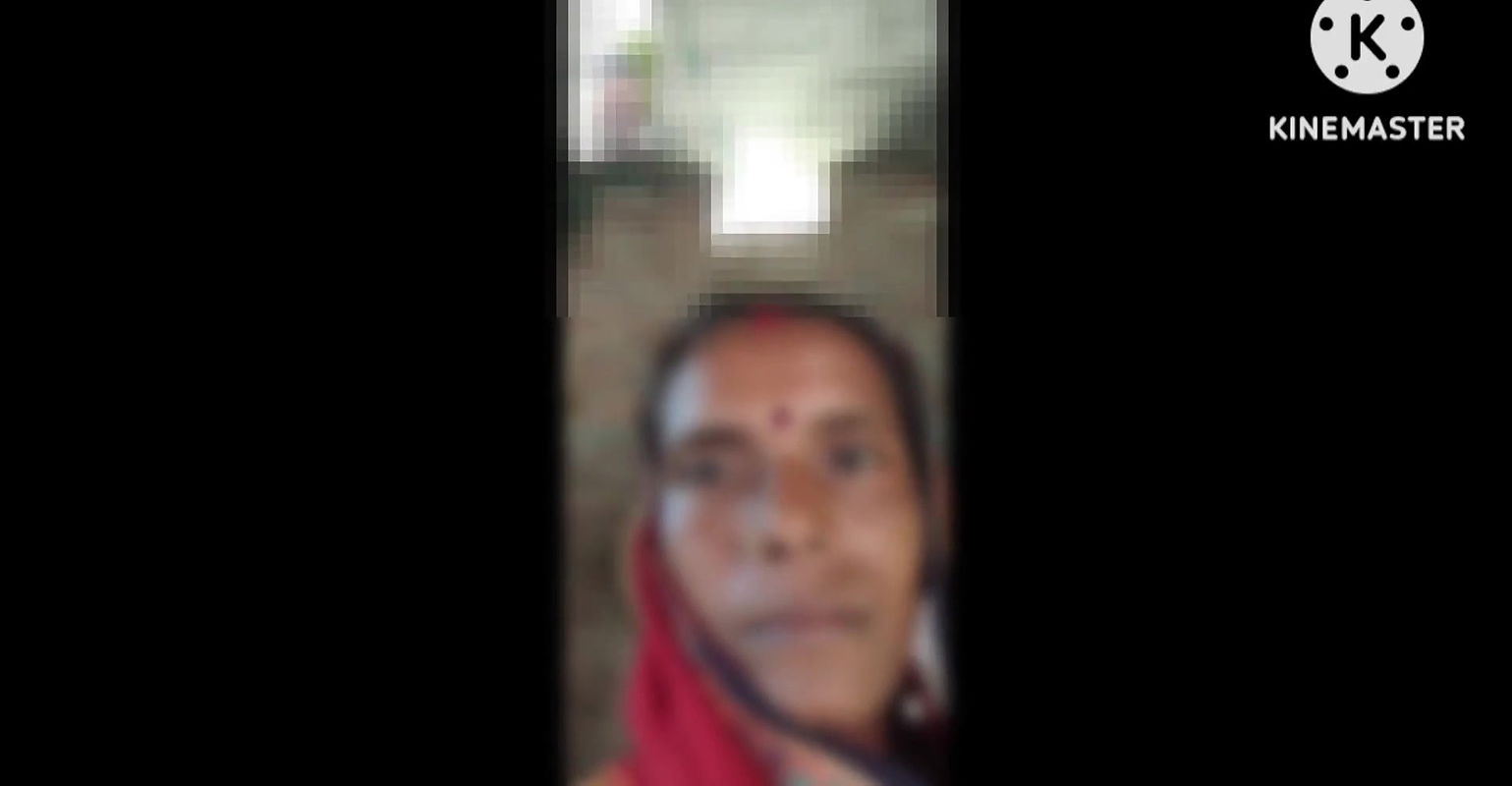 Sexy bhabhi showing own big boob