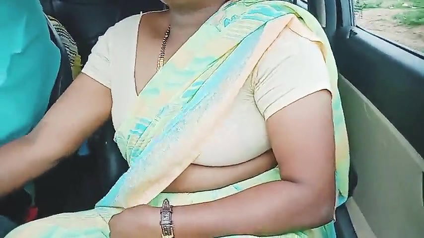 Horny Telugu Aunty Pussy Play in Car