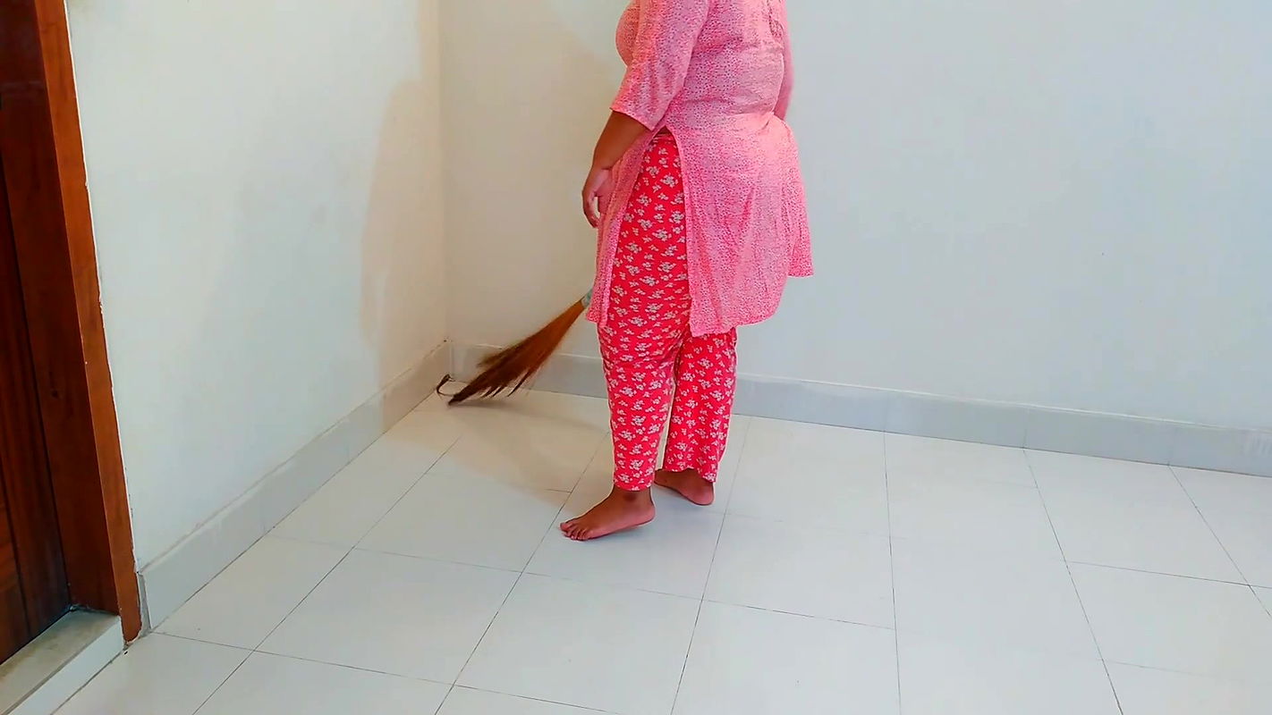 fucking-a-beautyfull-hijab-maid-in-pakistan-big-ass-huge-boobs