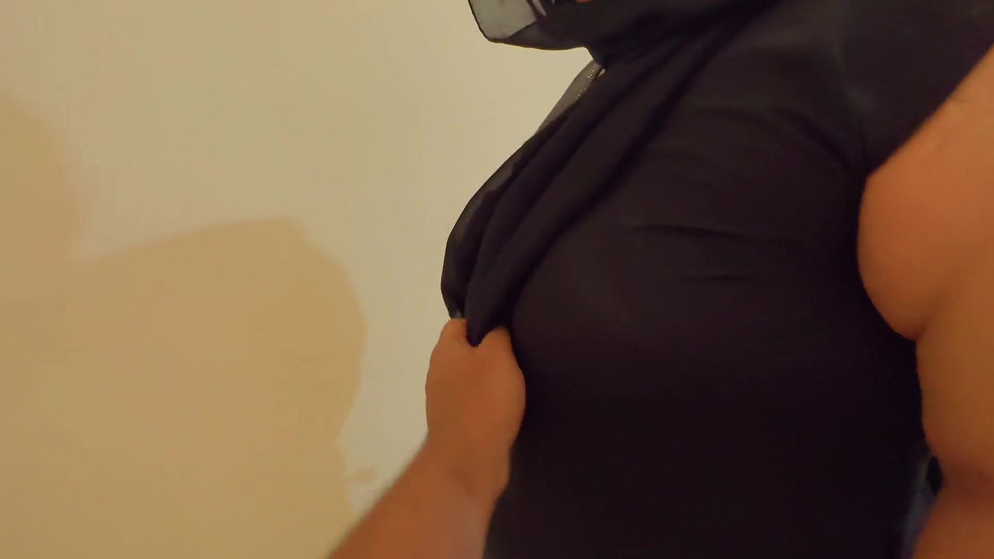 hot-plumper-milf-arab-maid-rough-fucked-cum-inside-pussy-when-she-sweeping-room-hijab