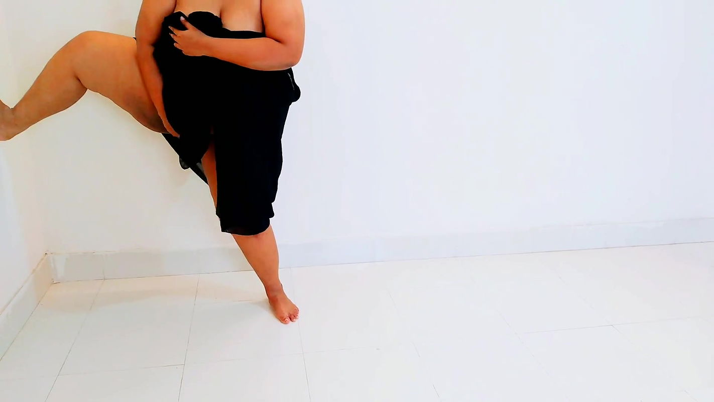 stepson-enters-newly-married-bbw-stepmoms-room-finds-stepmom-horny-then-fucks-helps-her-to-cum