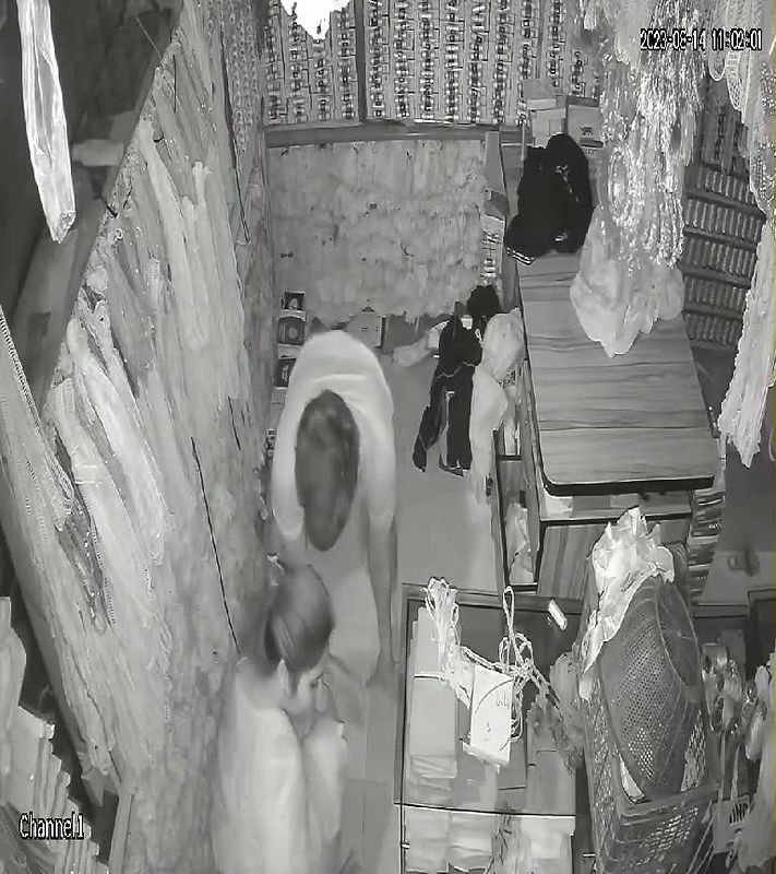 Paki couple fucking inside shop