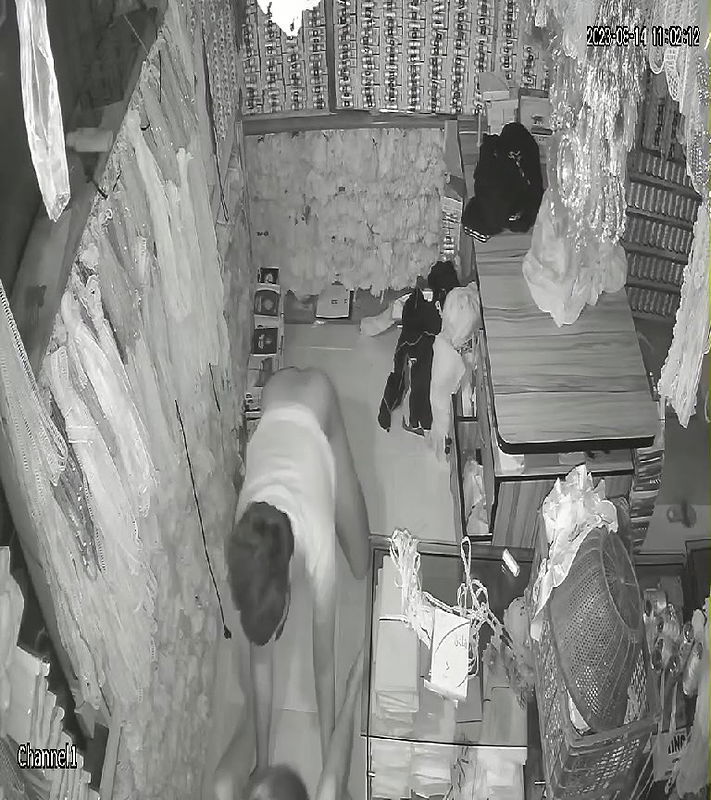 Paki couple fucking inside shop