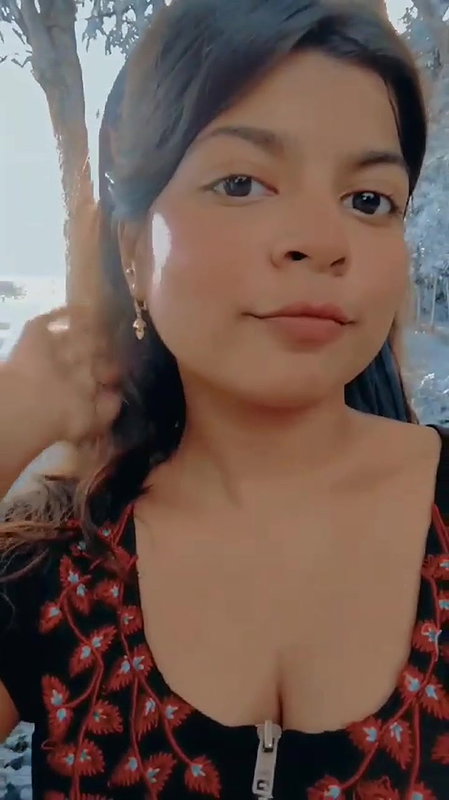Desi hot tiktoker sexy boobs