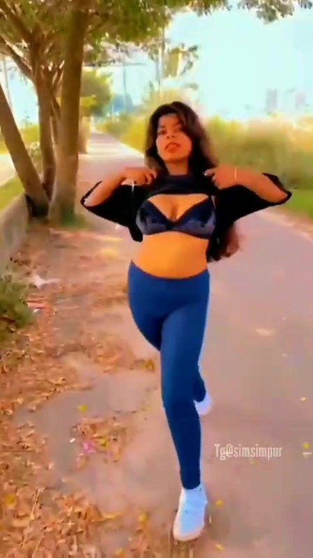 Desi hot tiktoker sexy boobs