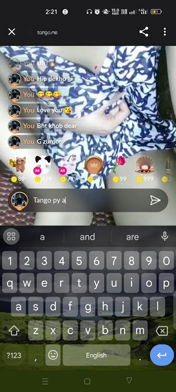 Doll showing her nude body and fingering on tango live 121