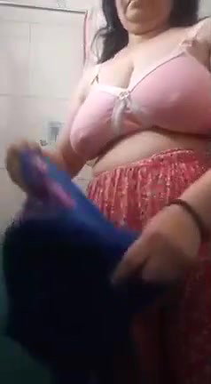Desi milf Before Bath
