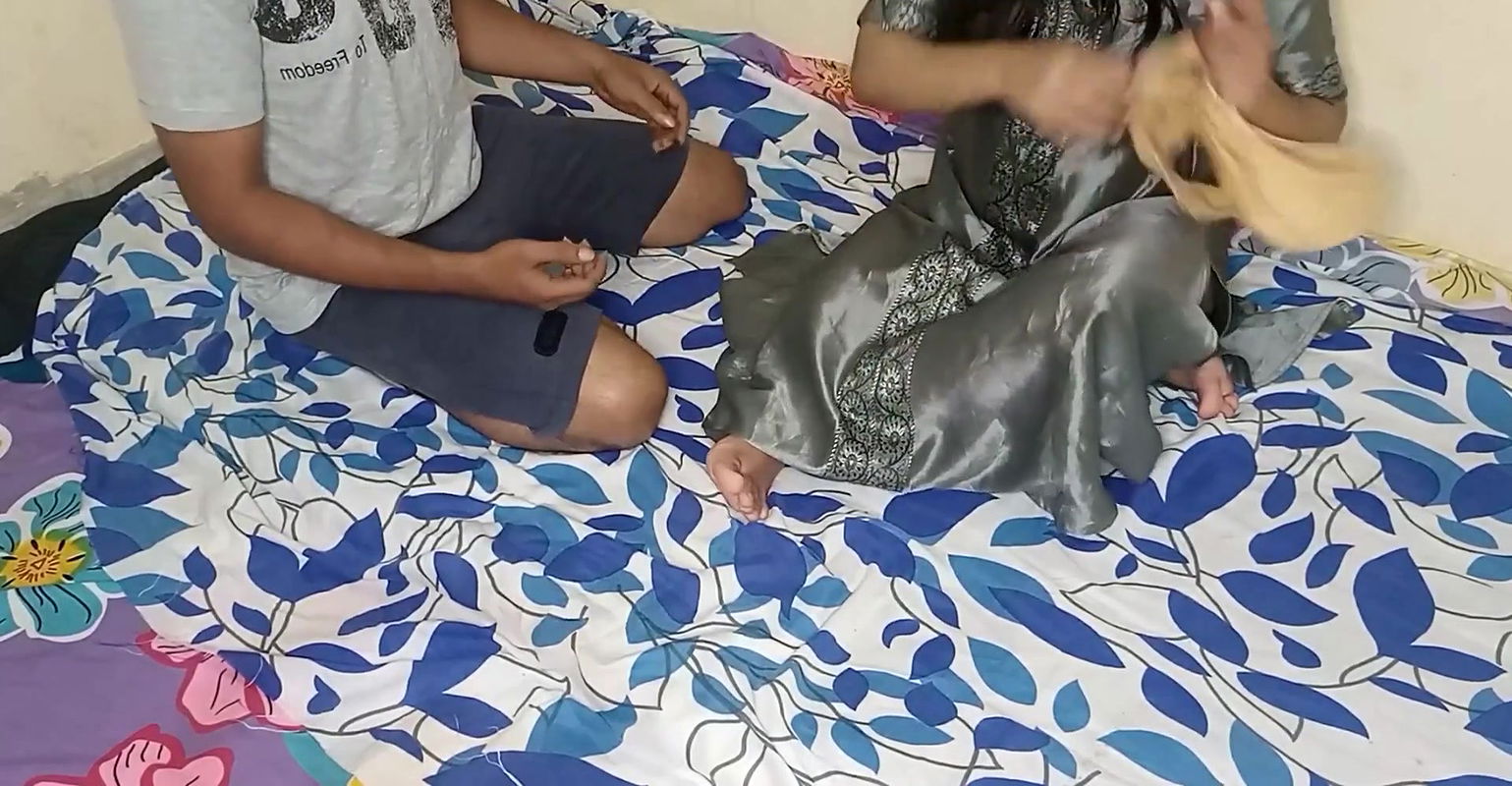 Fucking XXX stepsister While caught her changing clothes – hindi audio