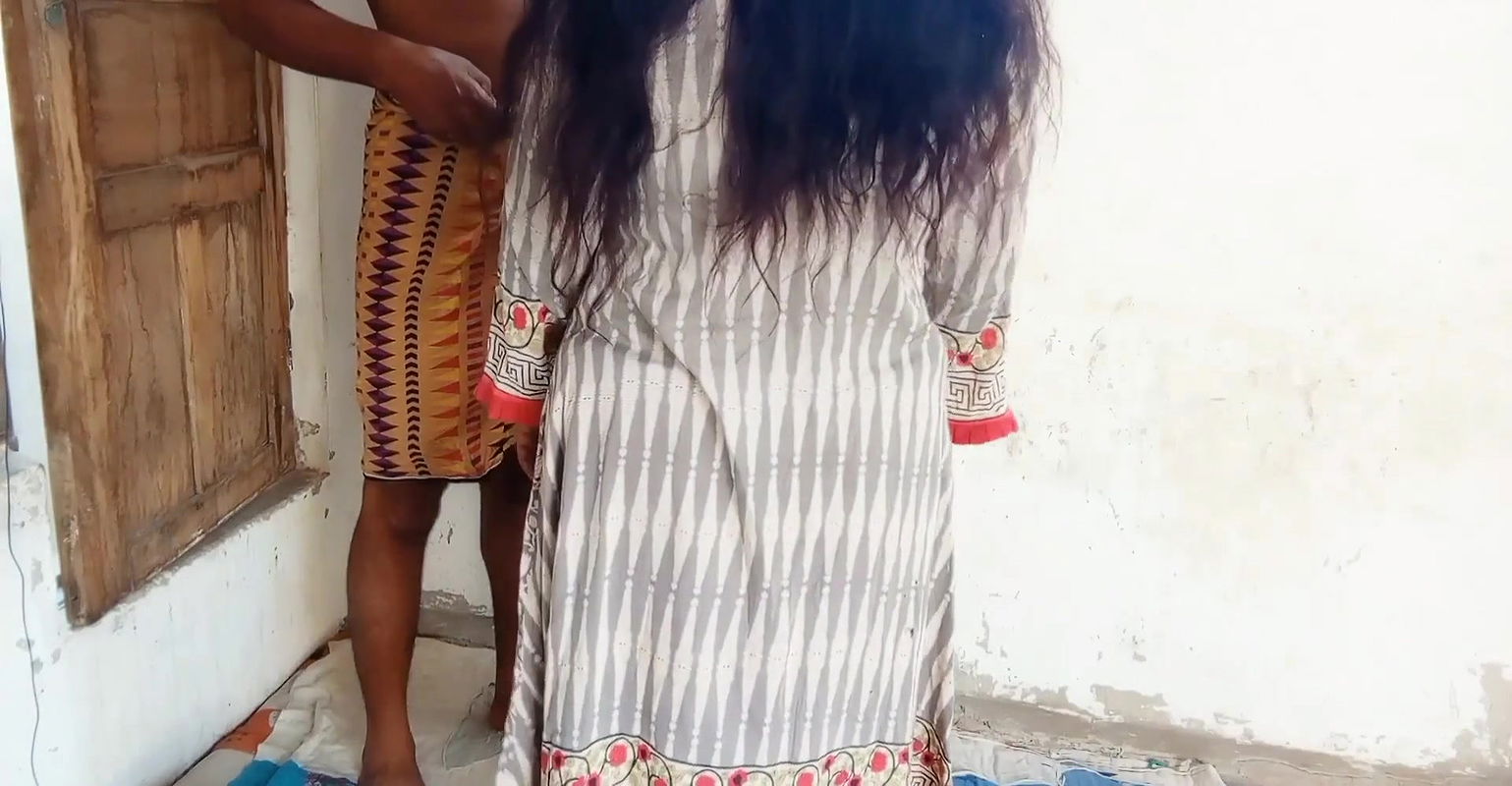 Painfull sex with Kam wali Bai ko choda aur oski phudi ma lun Dala aur ose lun choswaya bahot Maza Aya aur osko Gand phar di