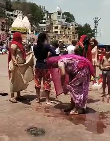 Aunty Lifting Saree Outdoor Captured Hidenly