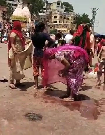 Aunty Lifting Saree Outdoor Captured Hidenly