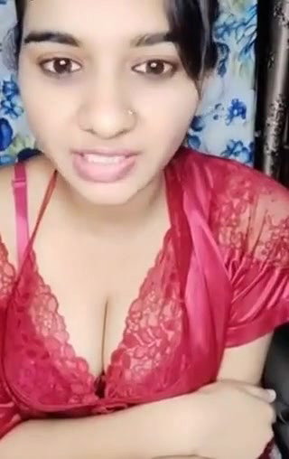 Deshi College GF Hoot SShoww