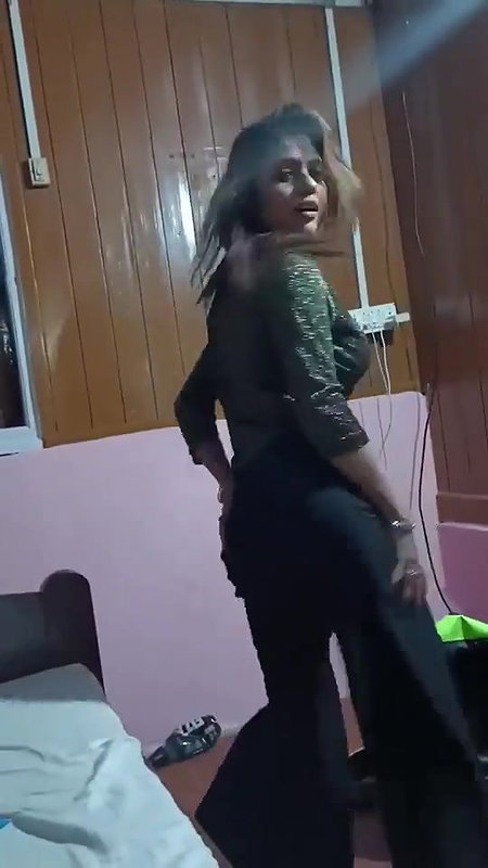 Desi Porn Model Danching and Showing