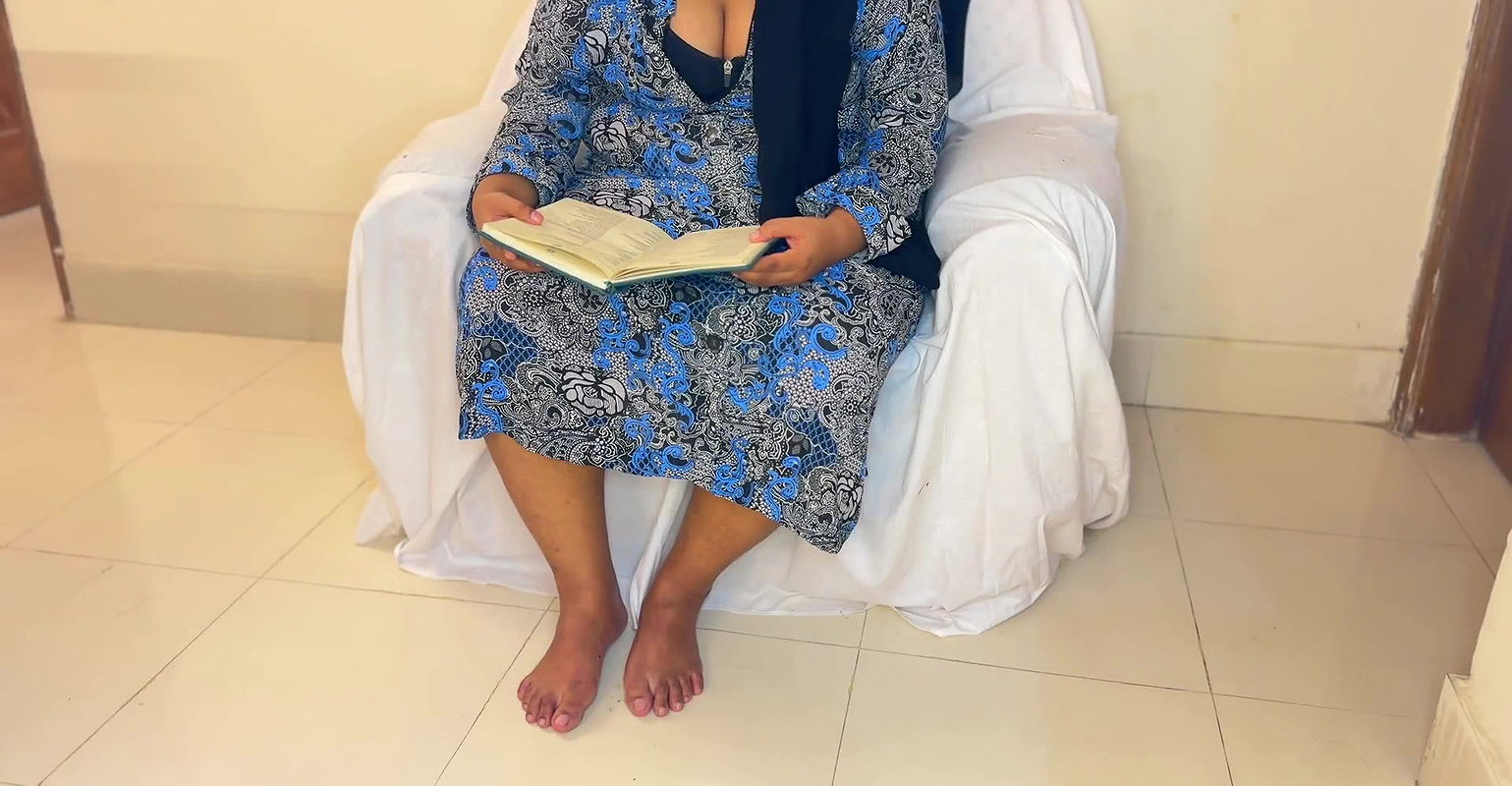 When Beautiful 45yo Egypt Hijab Aunty Reading a Book, Then 18yo Neighbor Fucks her (Big Boobs & Huge Ass MILF Arab Sex)