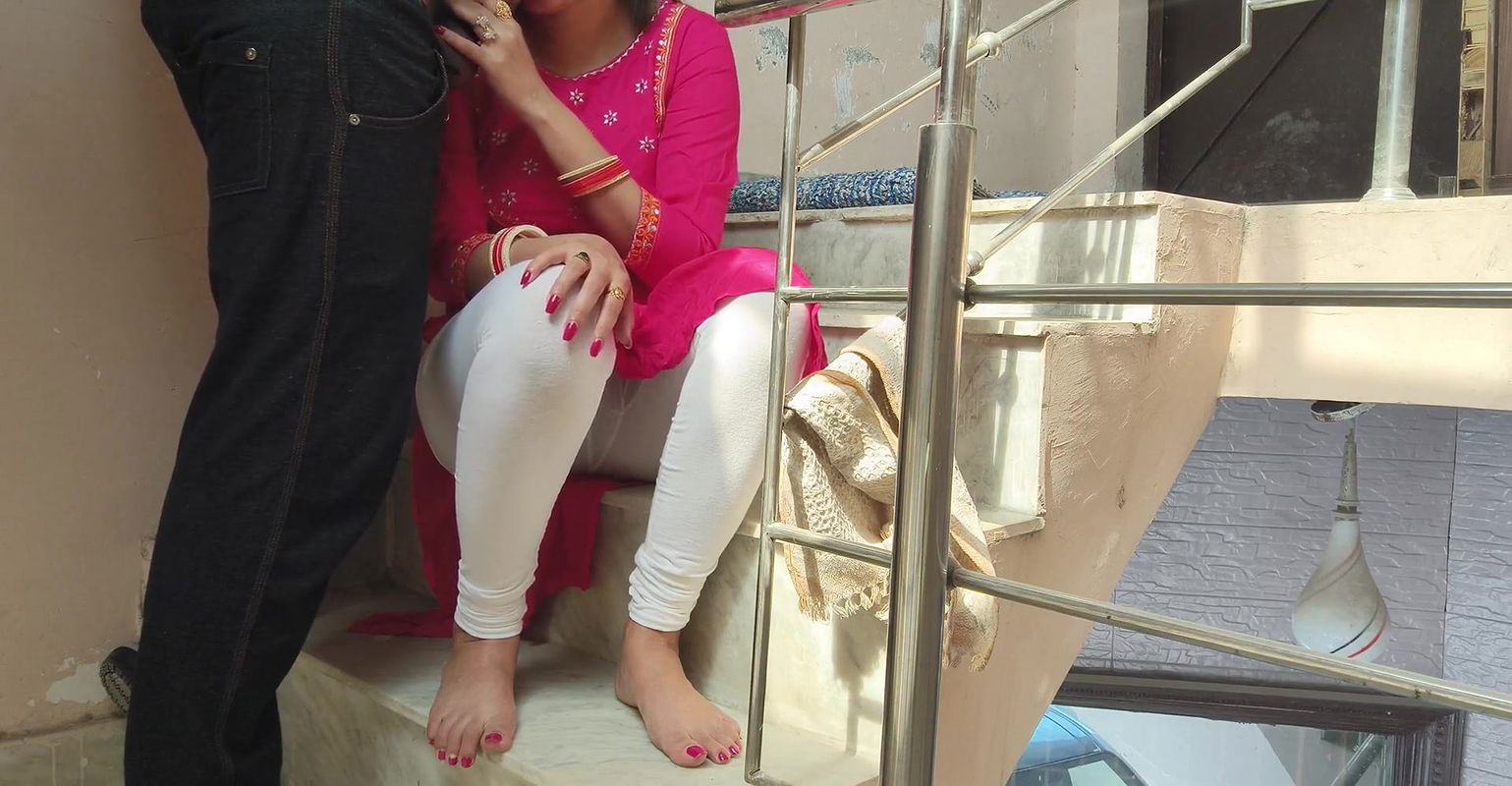 ndian shy kamwali Fucked hard by her Landlord Kamwali ke sath Outdoor Masti lagging utar kar zabardast gaand chodi hindi