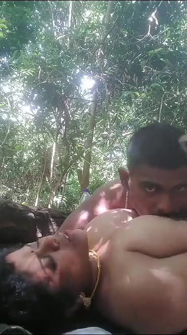 Mature couple fucking in jungle