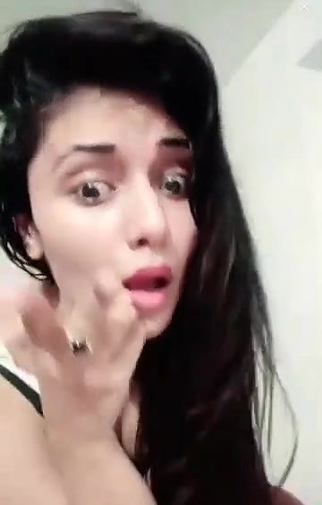 Deshi Cute GGF showing