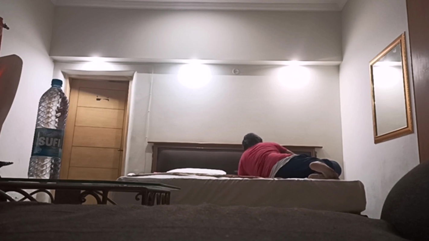 Pakistani Couple Fucking in Hotel Room