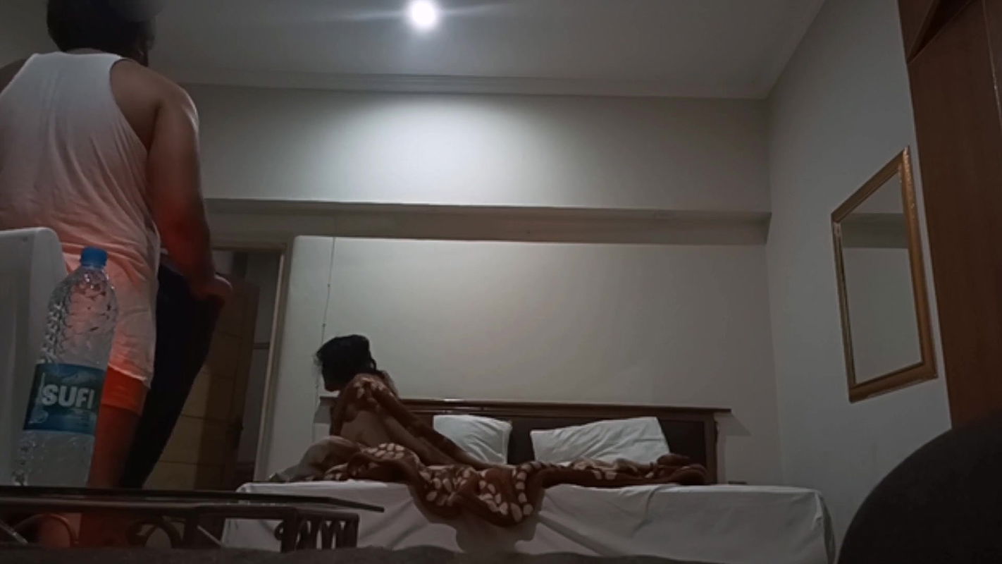 Pakistani Couple Fucking in Hotel Room