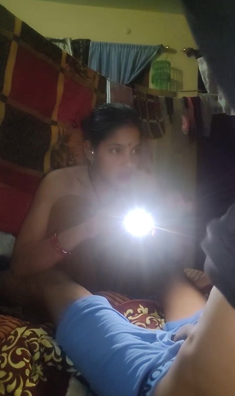 Hot Desi Wife Sex with Hubby In Her Periods Times