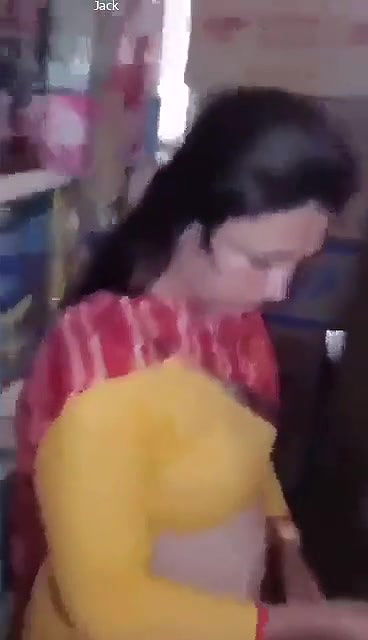 Pastho lady showing boobs and ass