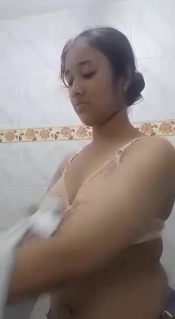 Cute Gf Showing