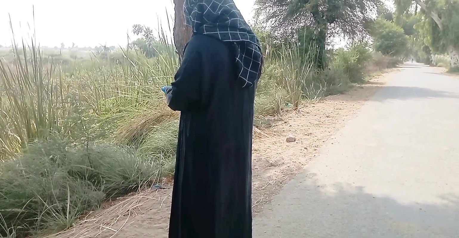 Apne yr ko jungle ma bola k chodwaya aur khoob chodai krwai