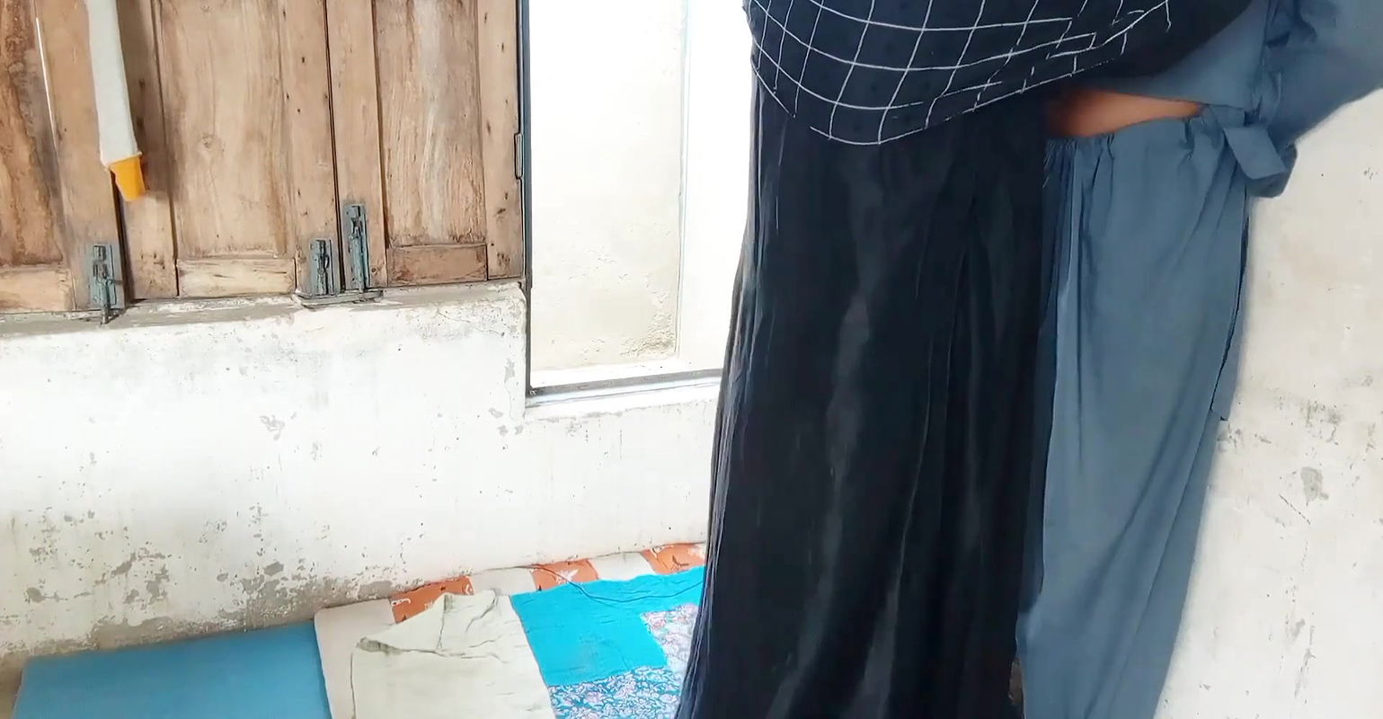 Jungle se mili Muslim hijab college girl