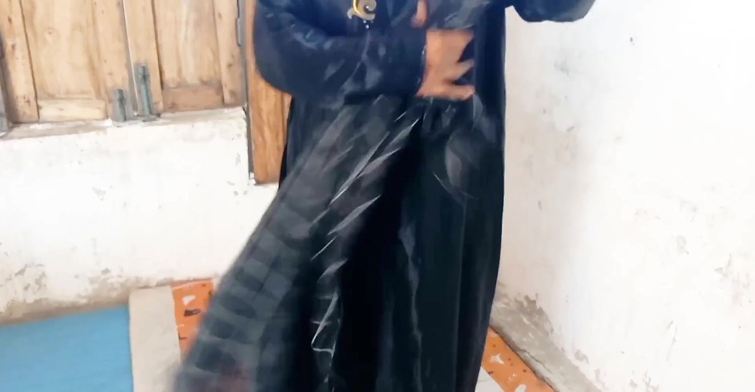 Jungle se mili Muslim hijab college girl