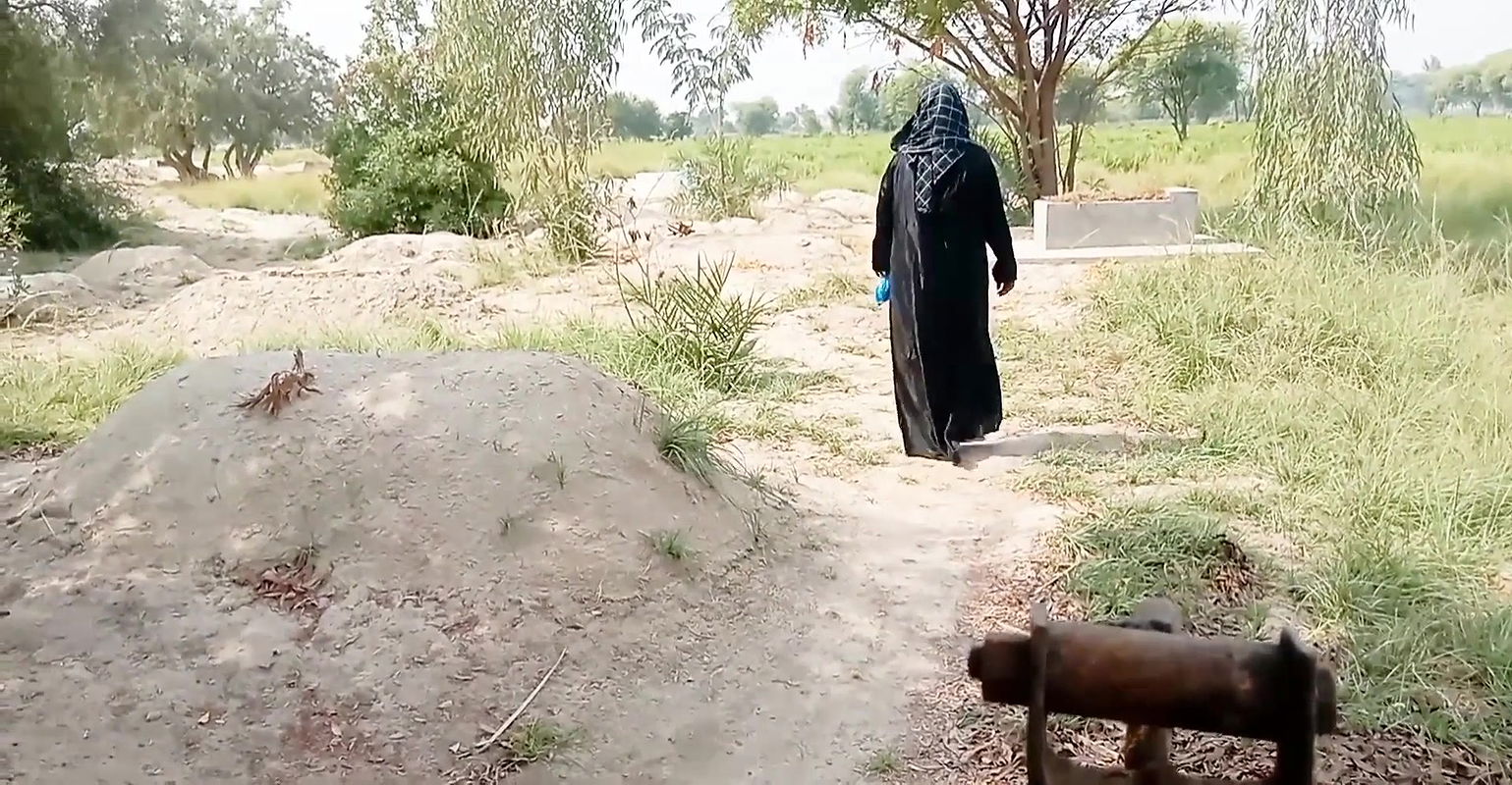 Qabristan se Nikli churail ne Apne premi se leya badla