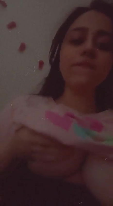 Cutie showing in midnight