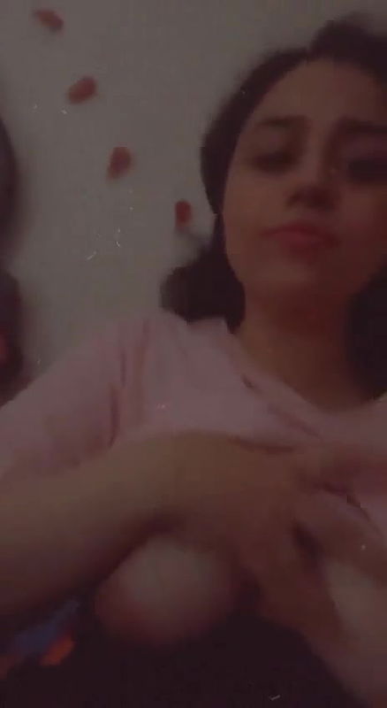 Cutie showing in midnight