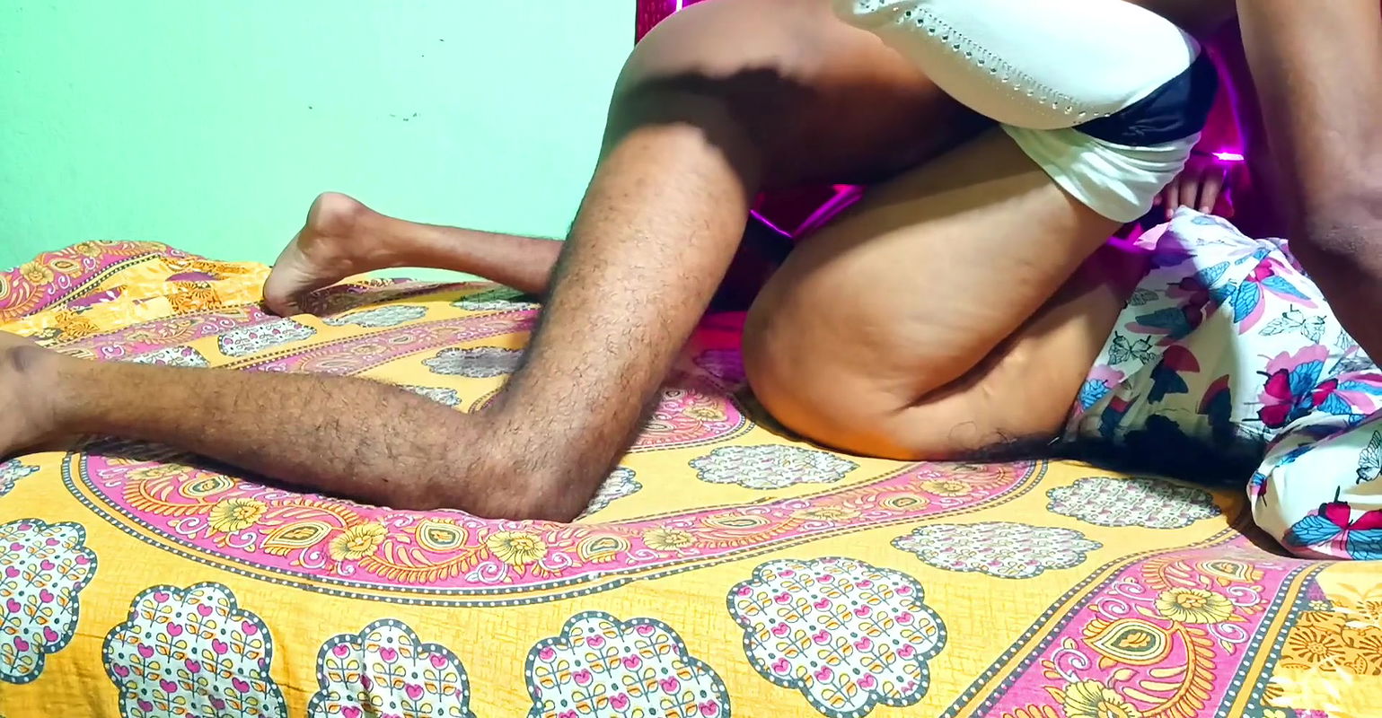 Indian school girl mms video with her boyfriend