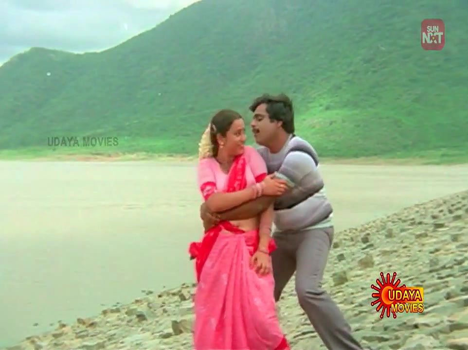 Geetha Aunty Milky big Boobs Goonda Guru