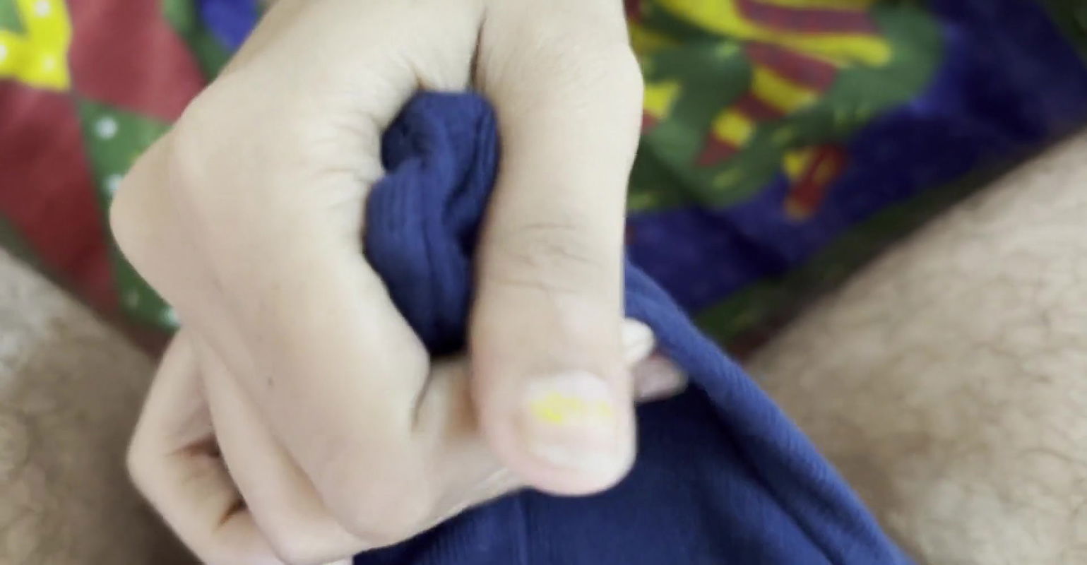 MY GIRLFRIEND SHY WHEN I MASSAGE HER BOOBS(1)