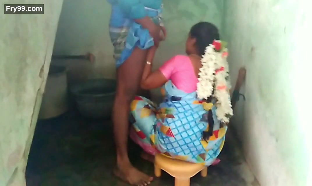 desi aunty blowjob husband coock