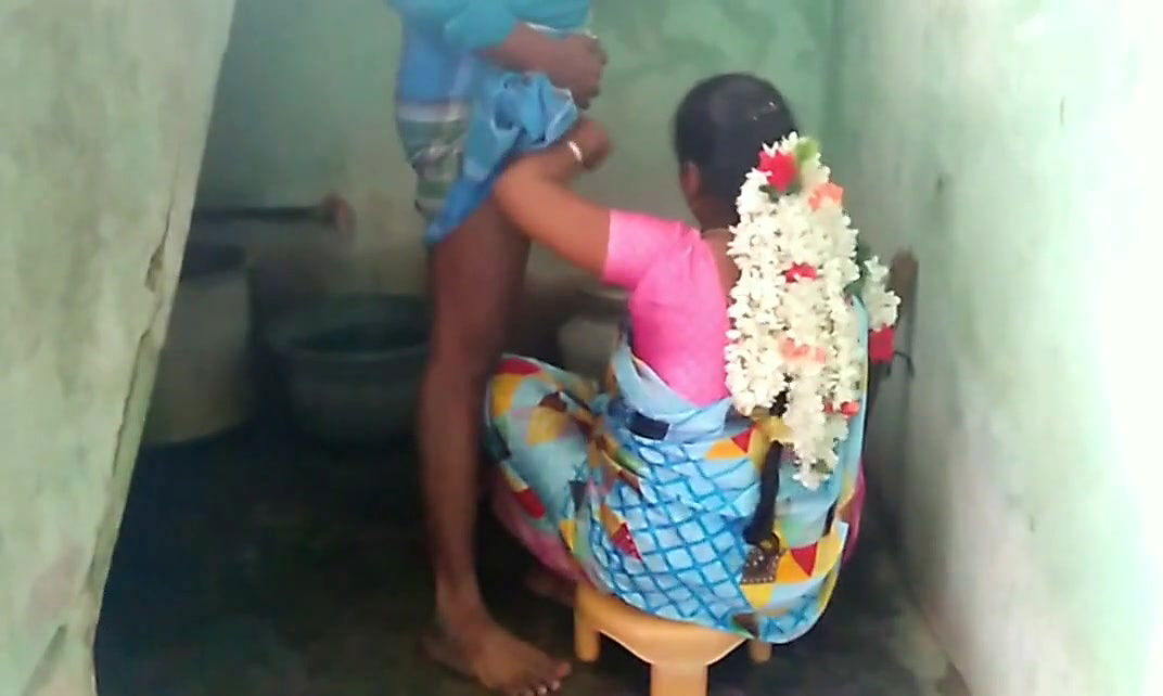 desi aunty blowjob husband coock