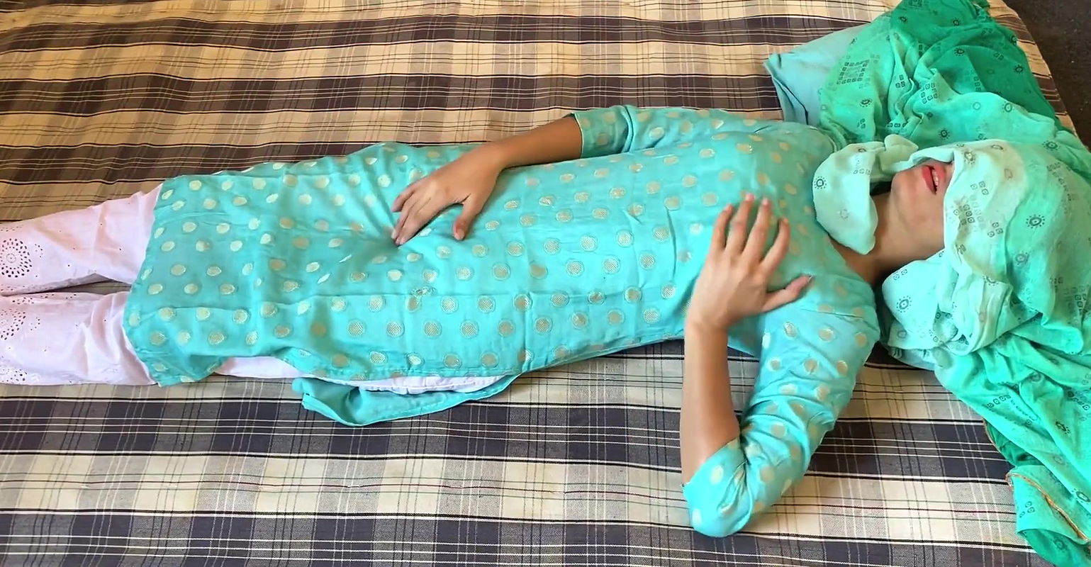 Indian Bhabhi Gets Naked in the Room and Gets Her Ass Jammed