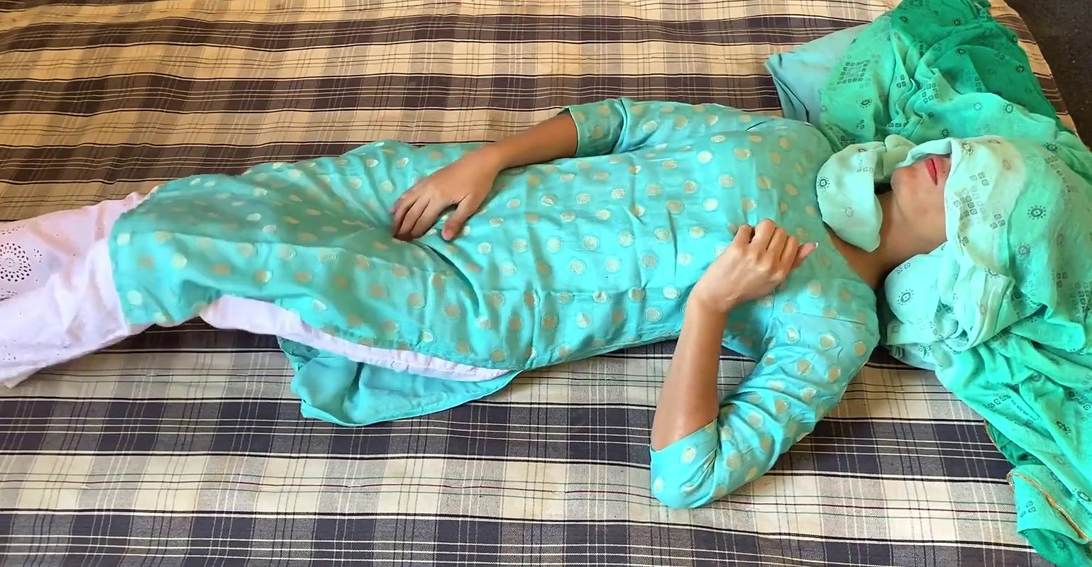 Indian Bhabhi Gets Naked in the Room and Gets Her Ass Jammed